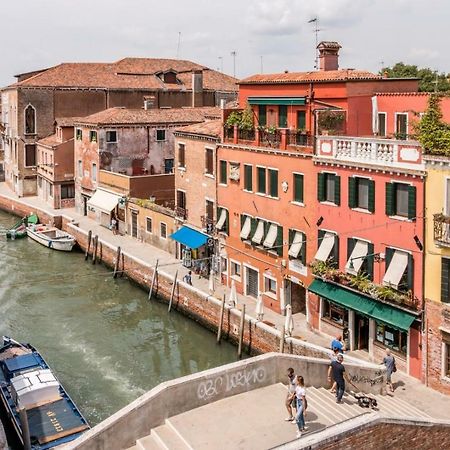 Carmini Canal View And Balcony With Lift Venetië Buitenkant foto