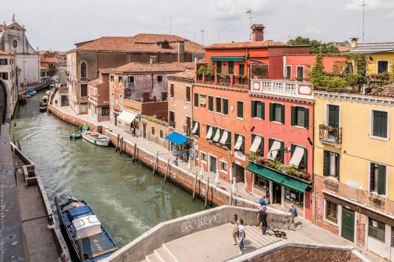 Carmini Canal View And Balcony With Lift Venetië Buitenkant foto