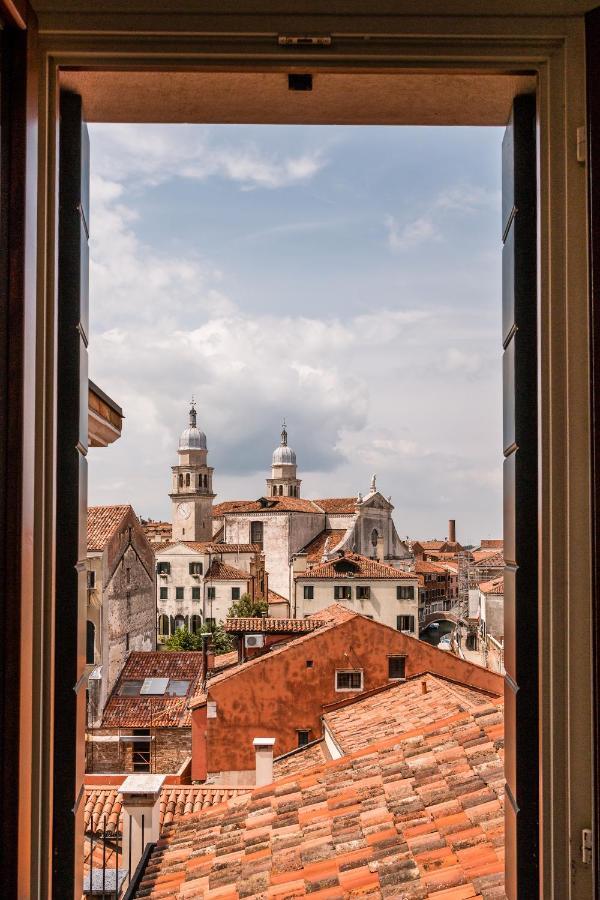 Carmini Canal View And Balcony With Lift Venetië Buitenkant foto